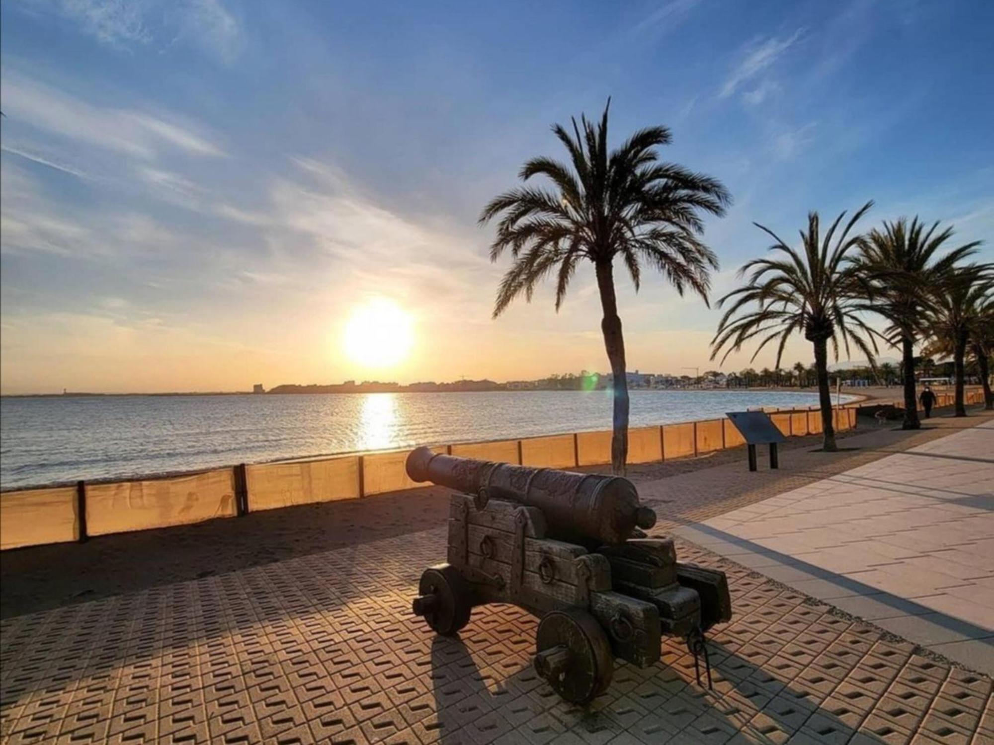 2189 Rocmar 3 3-c, Excelente Situacion Frente Al Puerto Pesquero Y Con Vista A La Bahia. Gran Terraza. Gran Parking Publico Delante. - Es-258-59 Roses